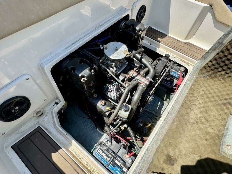 1999 Sea Ray 215 Express Cruiser