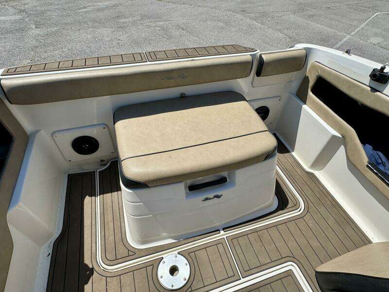 1999 Sea Ray 215 Express Cruiser