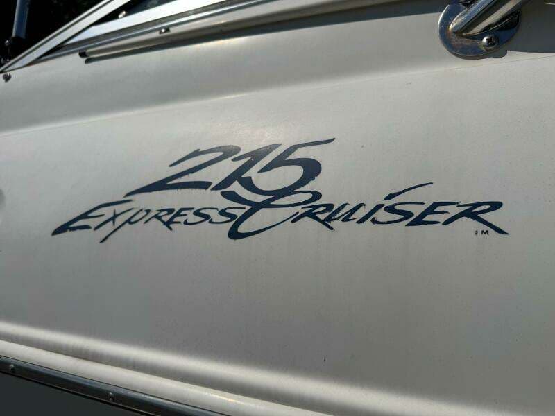 1999 Sea Ray 215 Express Cruiser
