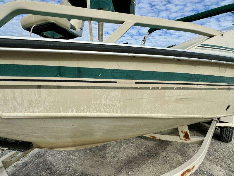 2002 Sun Tracker Party Deck 21