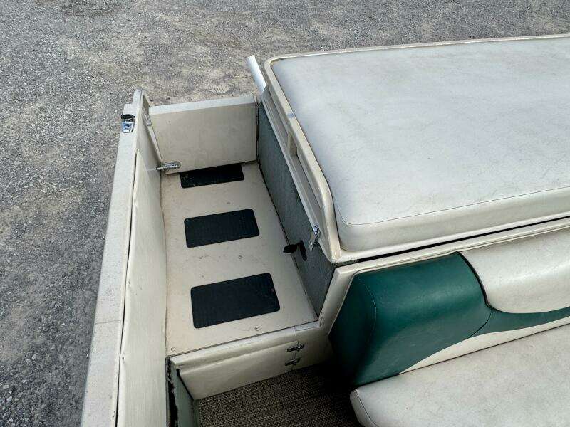 2002 Sun Tracker Party Deck 21