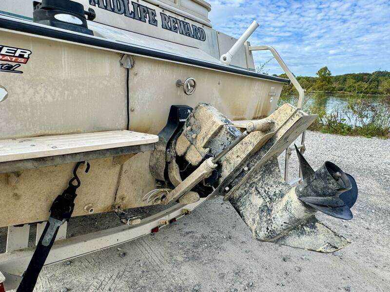 2002 Sun Tracker Party Deck 21