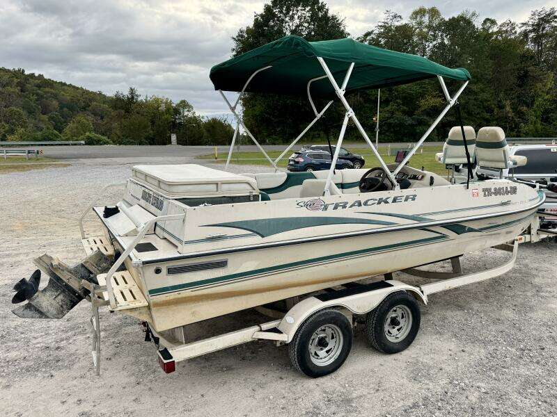 2002 Sun Tracker Party Deck 21