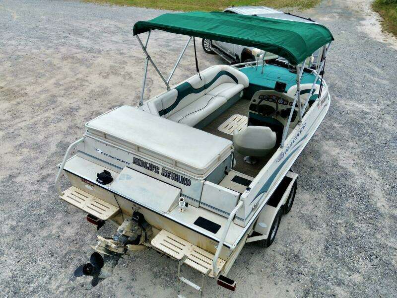 2002 Sun Tracker Party Deck 21