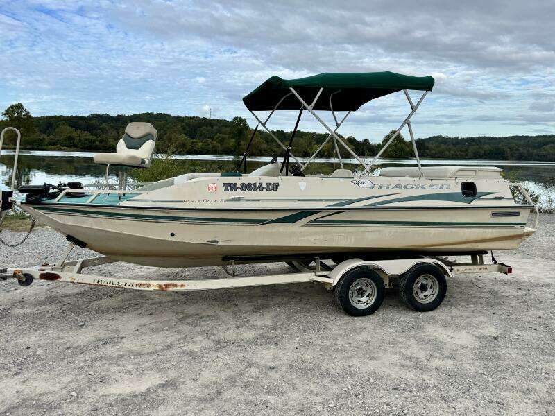 2002 Sun Tracker Party Deck 21