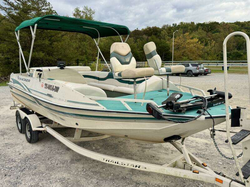 2002 Sun Tracker Party Deck 21