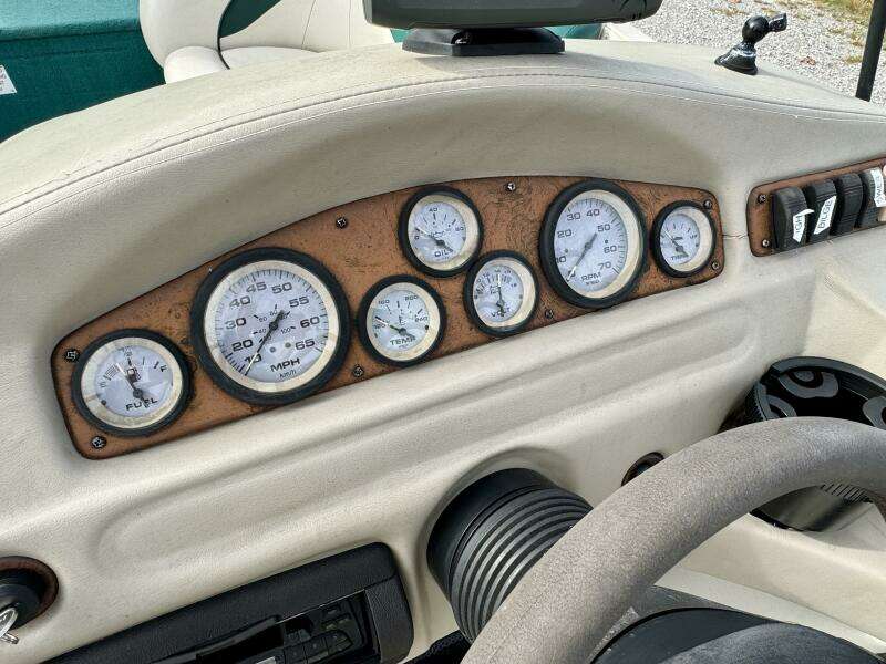 2002 Sun Tracker Party Deck 21