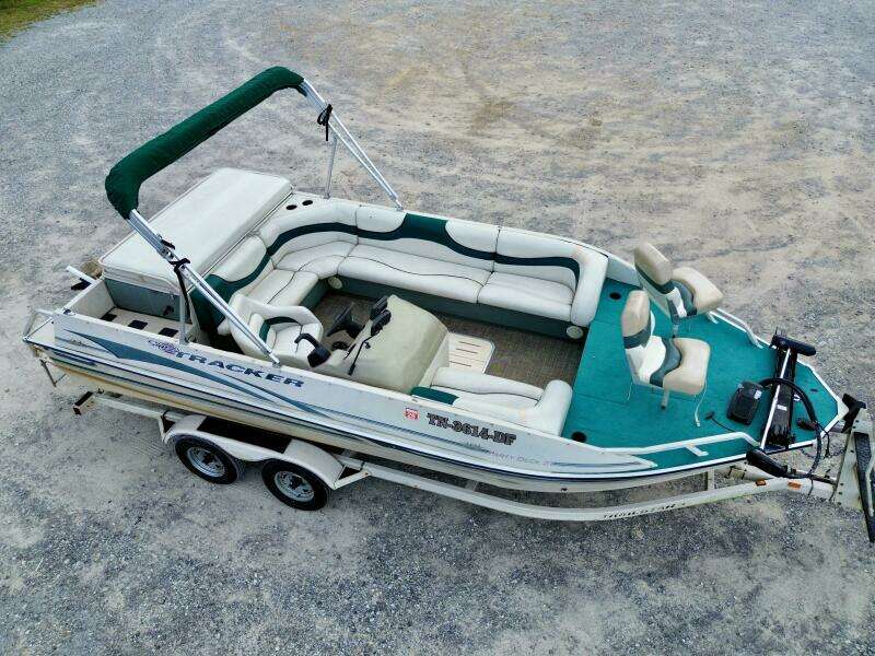 2002 Sun Tracker Party Deck 21
