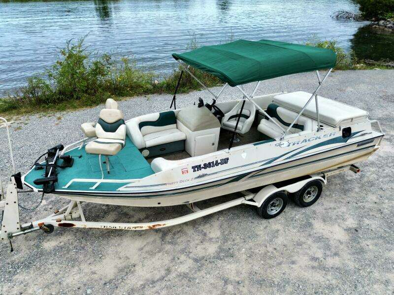 2002 Sun Tracker Party Deck 21