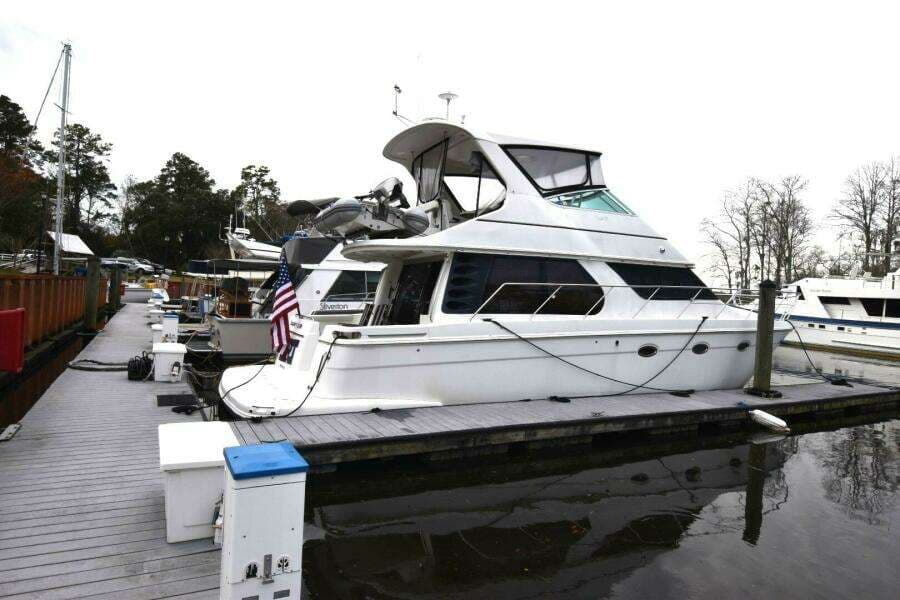 2006 Carver 46 Voyager