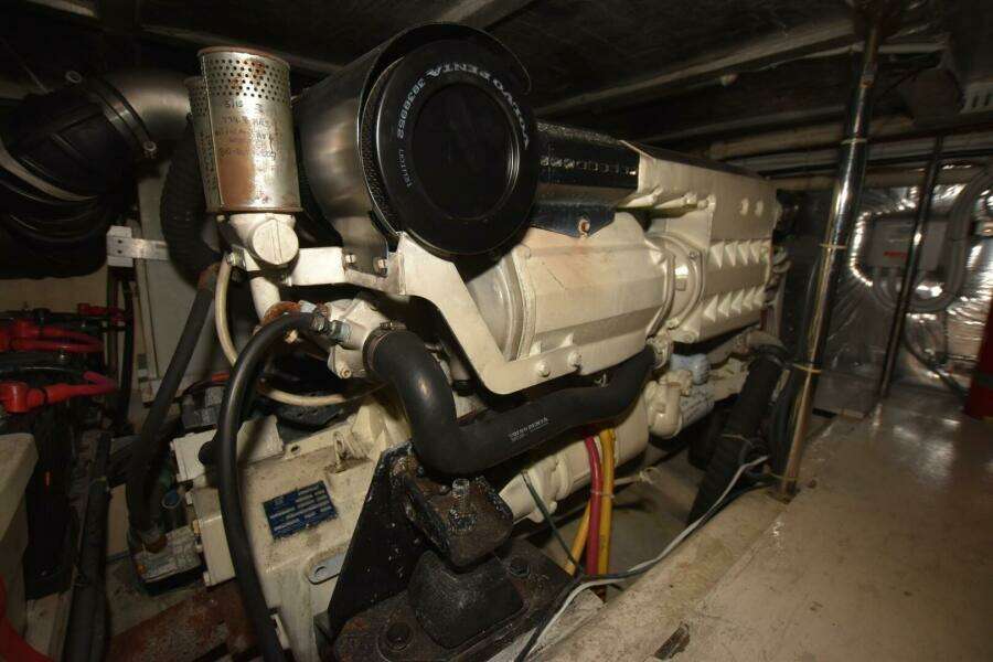 2006 Carver 46 Voyager