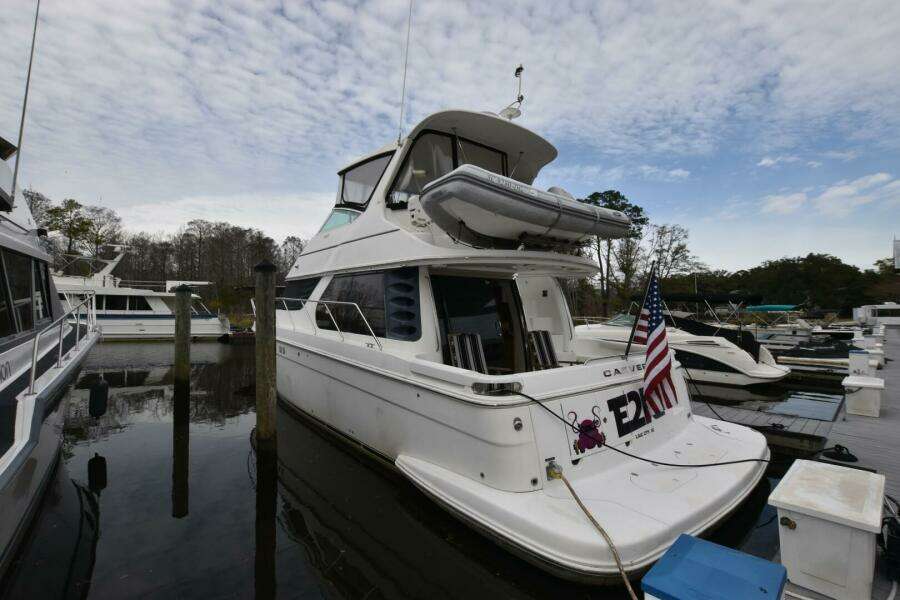 2006 Carver 46 Voyager