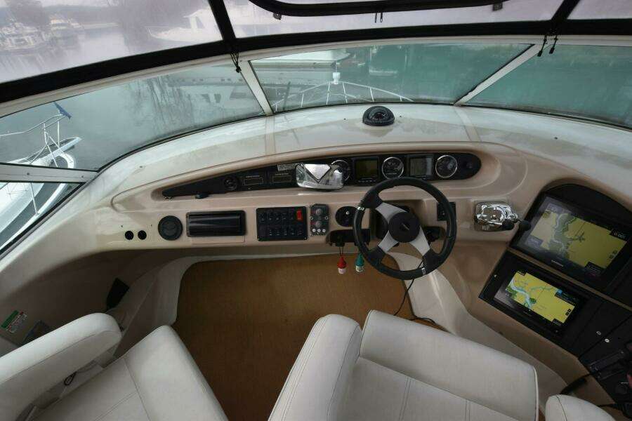 2006 Carver 46 Voyager
