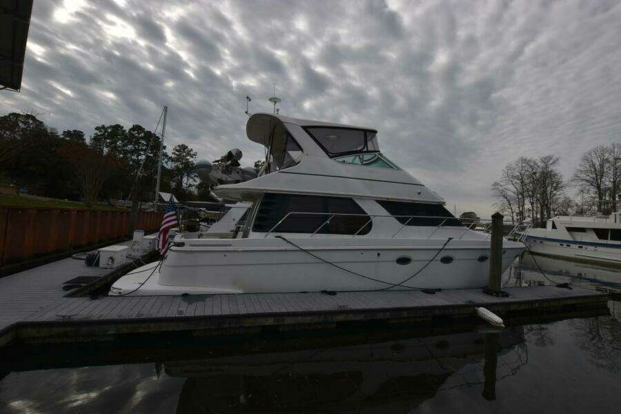 2006 Carver 46 Voyager