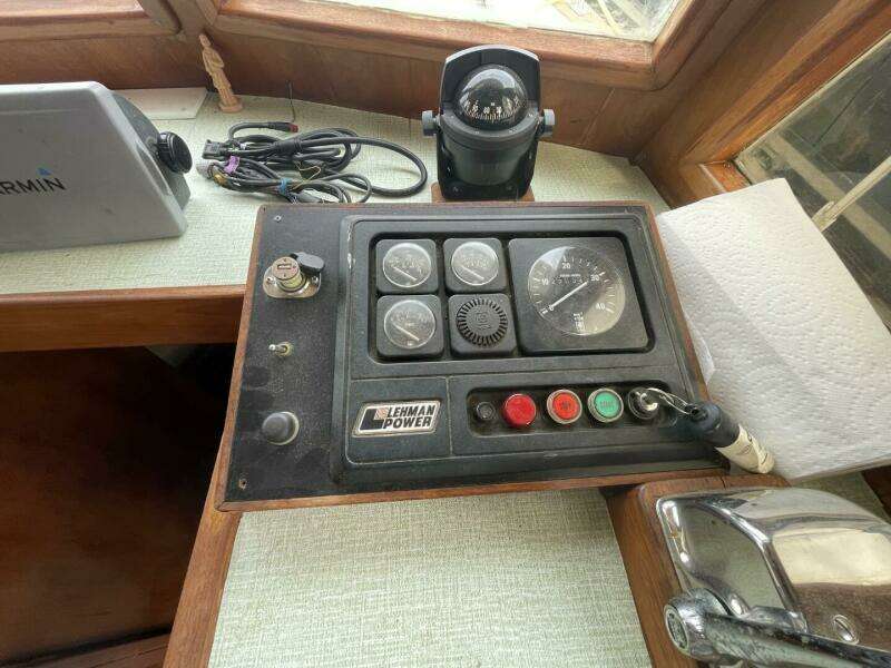 1991 Marine Trader 34 Double Cabin