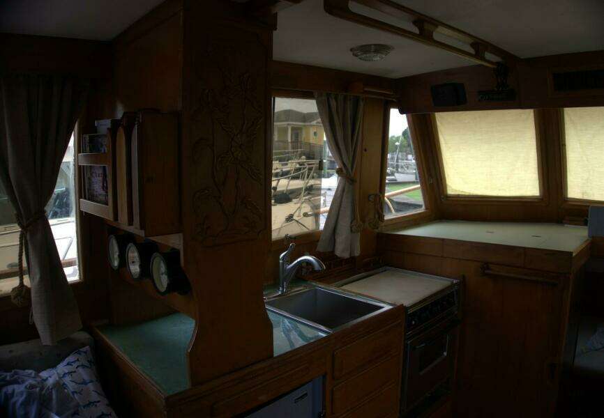 1991 Marine Trader 34 Double Cabin
