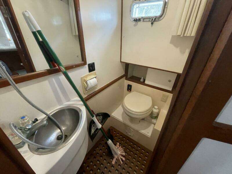 1991 Marine Trader 34 Double Cabin