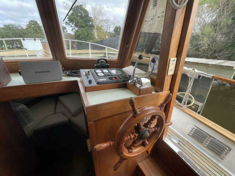 1991 Marine Trader 34 Double Cabin