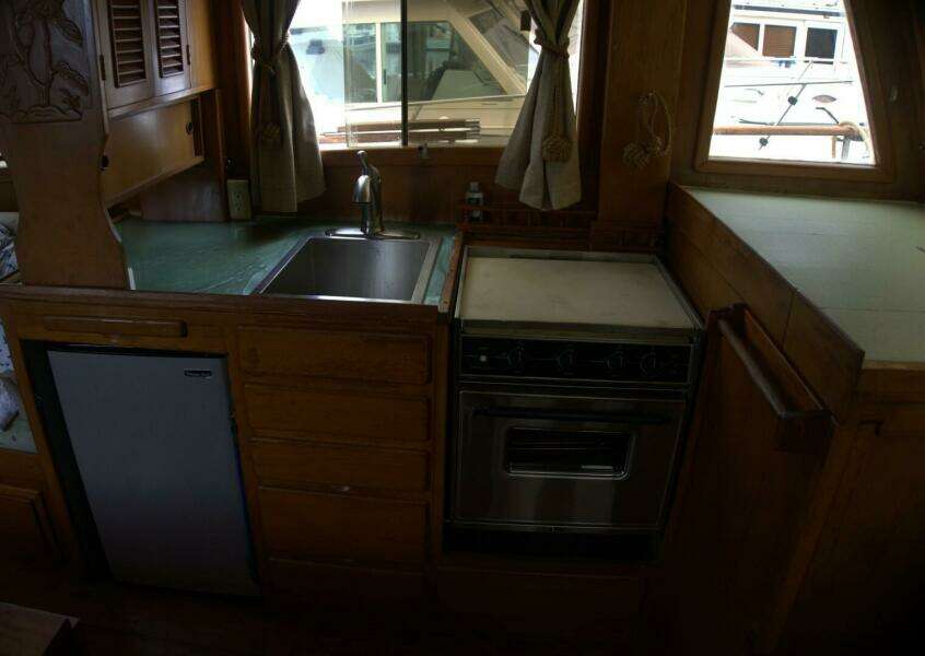 1991 Marine Trader 34 Double Cabin
