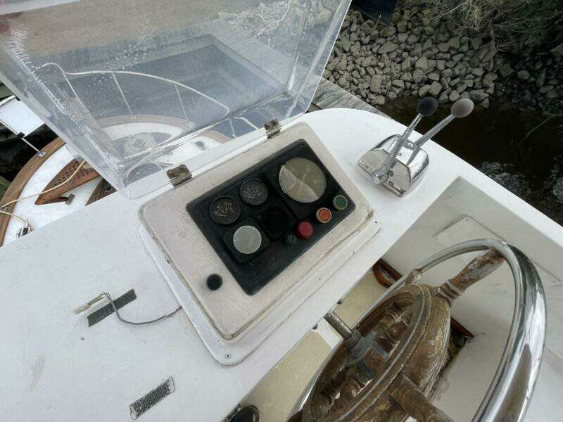 1991 Marine Trader 34 Double Cabin