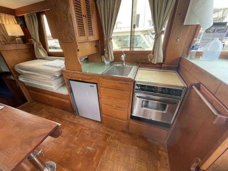 1991 Marine Trader 34 Double Cabin