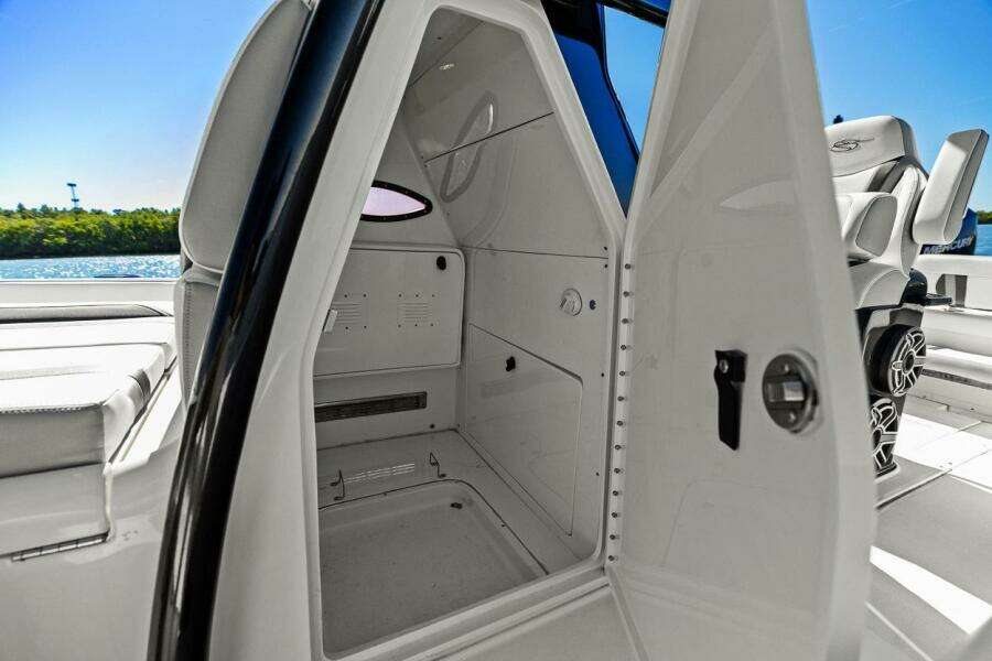 2021 ShearWater 270 SS Open Carolina