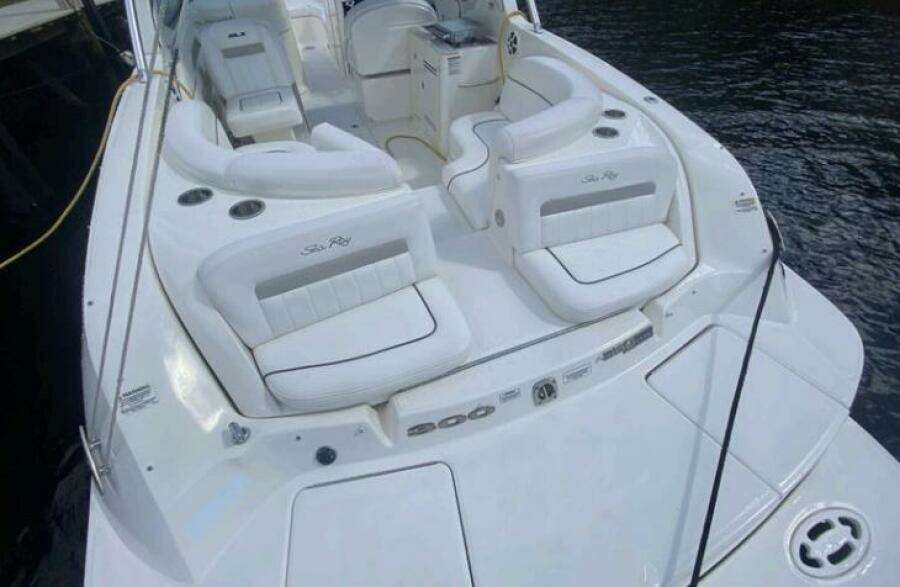 2010 Sea Ray 300 SLX