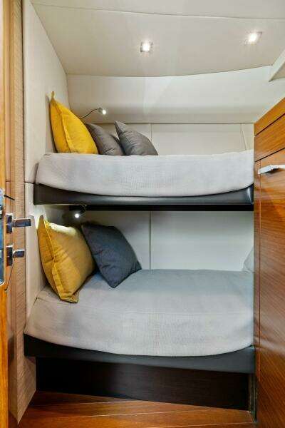 2016 Tiara Yachts 50 Flybridge - Stateroom