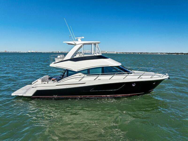 2016 Tiara Yachts 50 Flybridge - Profile