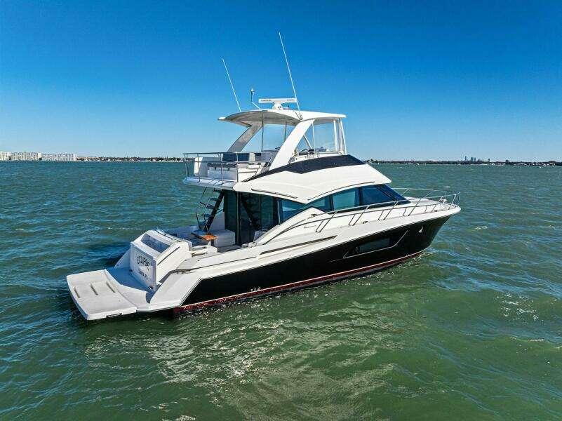 2016 Tiara Yachts 50 Flybridge - Profile