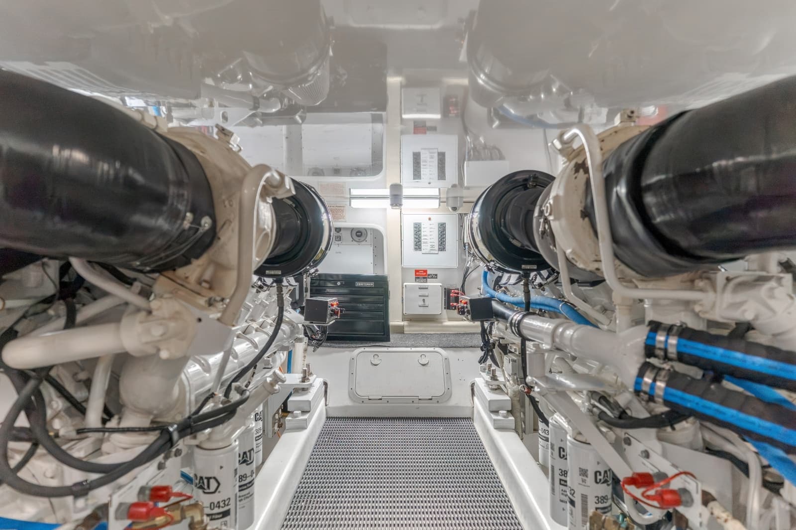 2003 Hatteras 54 Convertible - BRAINWAVE