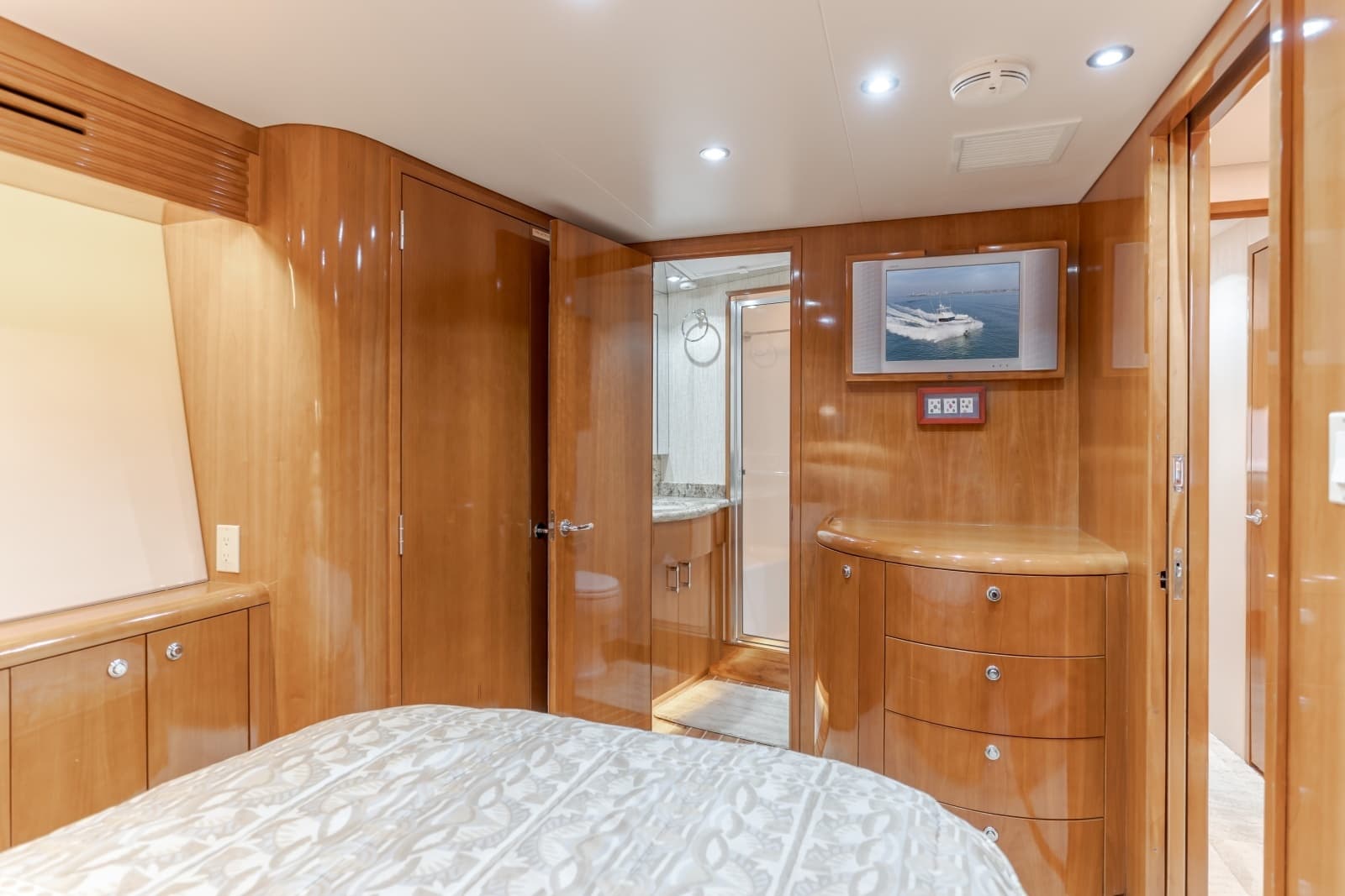 2003 Hatteras 54 Convertible - BRAINWAVE