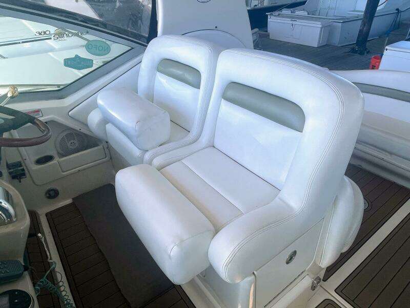 2006 Sea Ray 320 Sundancer