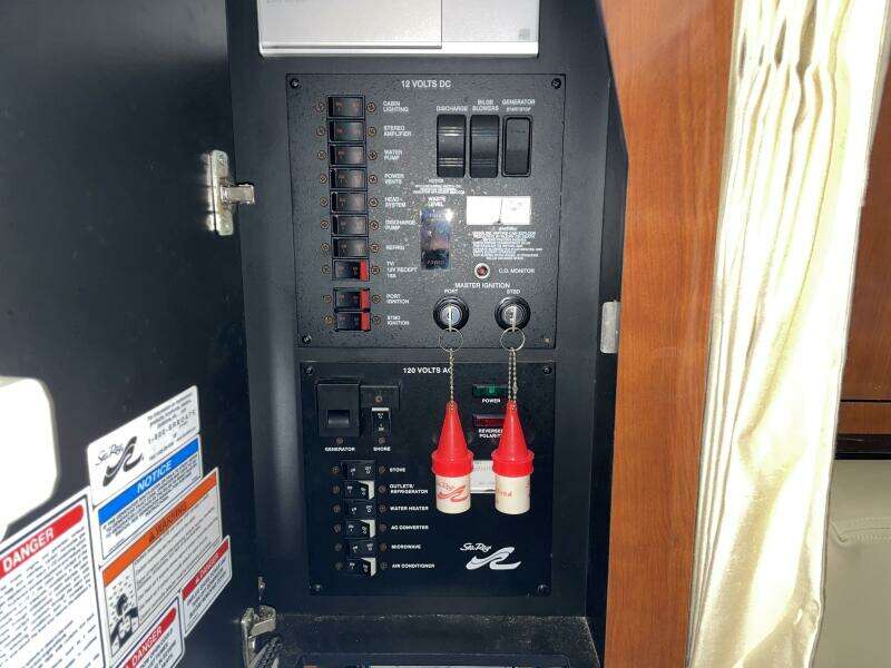 2006 Sea Ray 320 Sundancer