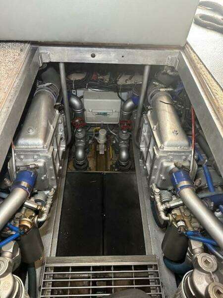 1989 Viking Sportfish 41