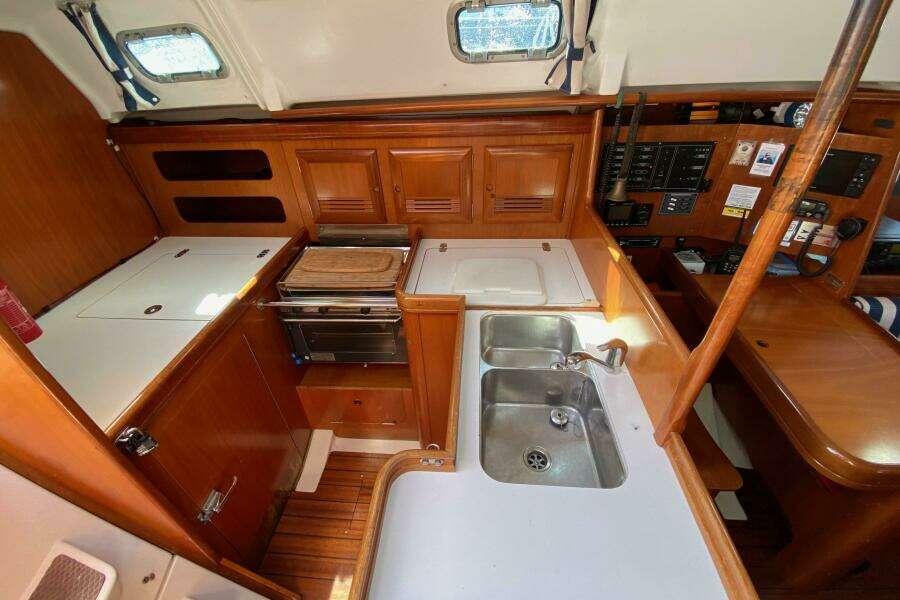 2001 Beneteau Oceanis 361
