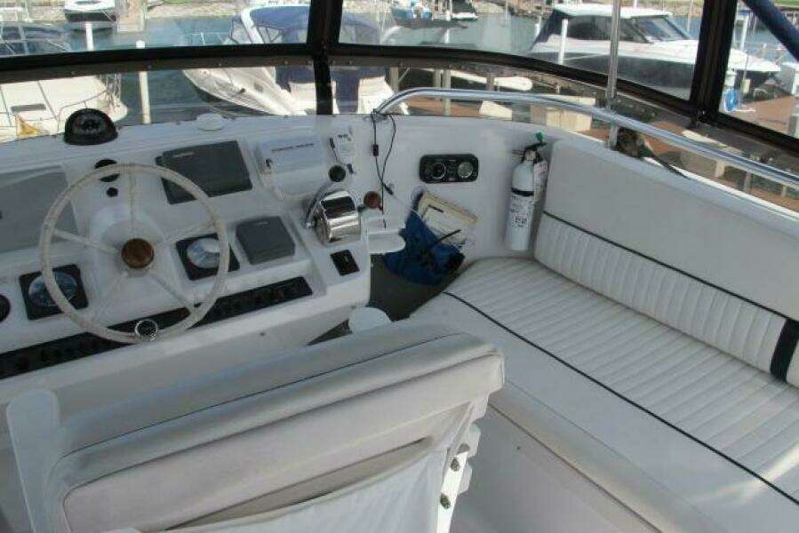1999 Mainship 350