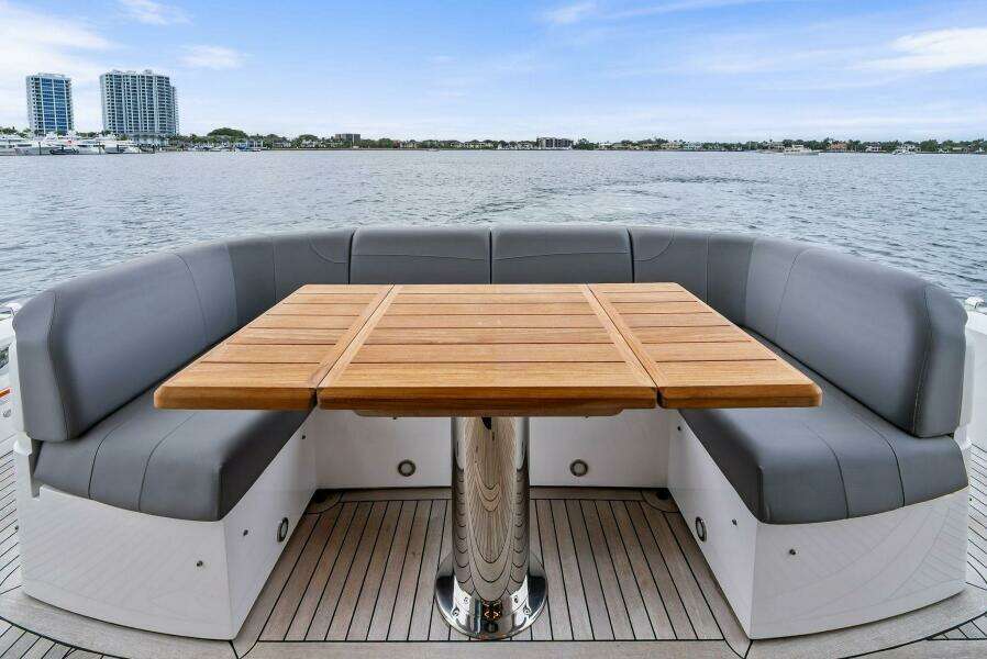 2025 Sunseeker 55 Manhattan