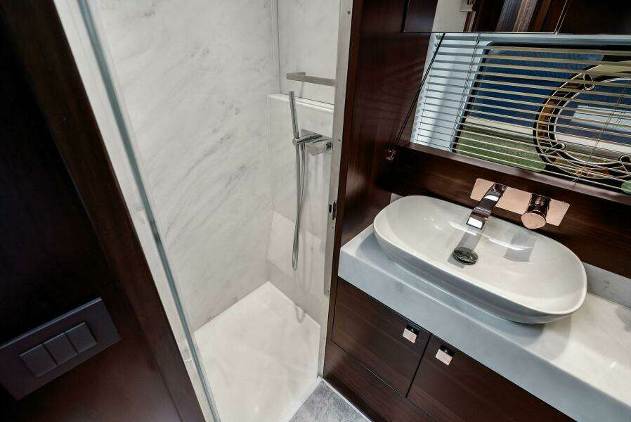 2025 Sunseeker 55 Manhattan