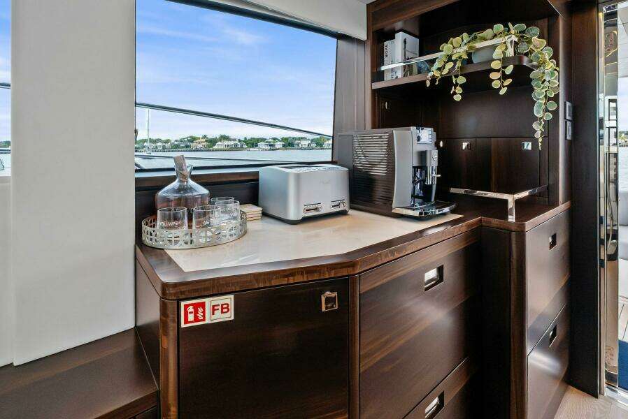 2025 Sunseeker 55 Manhattan