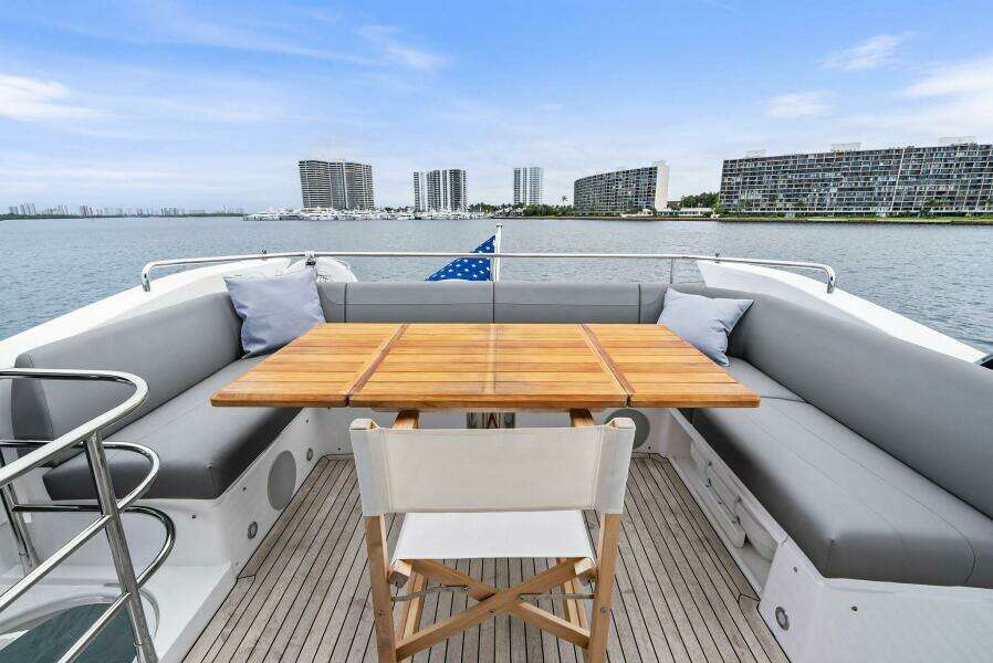 2025 Sunseeker 55 Manhattan
