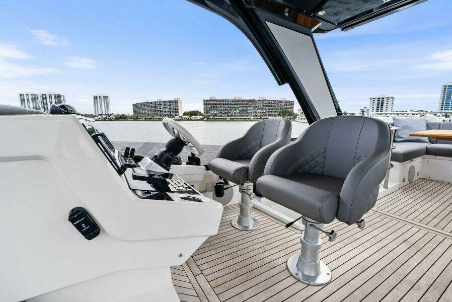 2025 Sunseeker 55 Manhattan