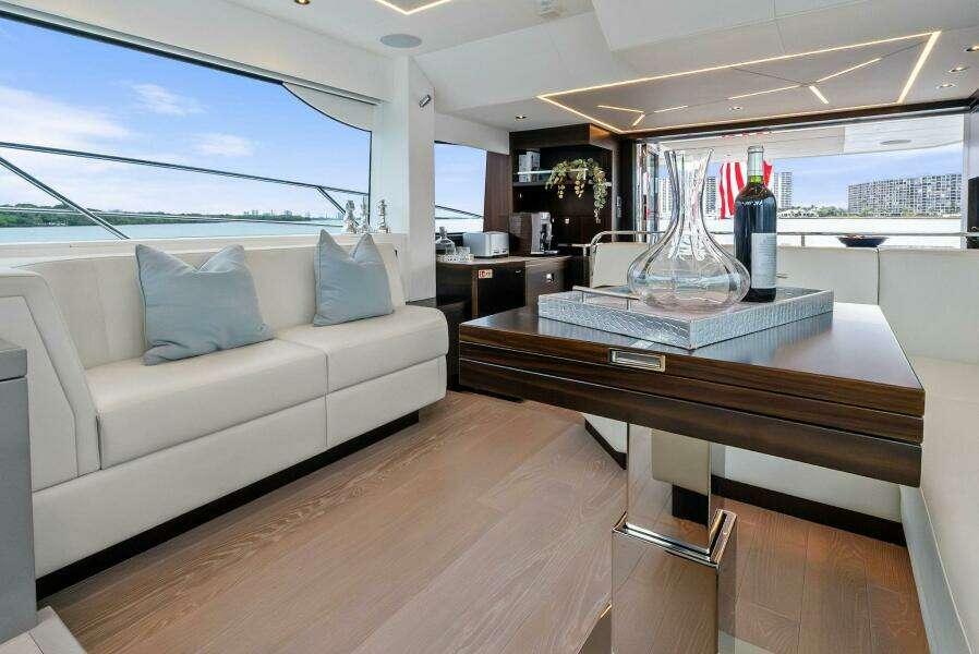 2025 Sunseeker 55 Manhattan