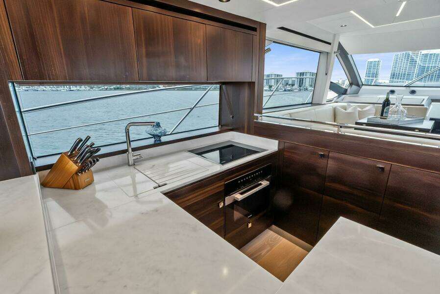 2025 Sunseeker 55 Manhattan