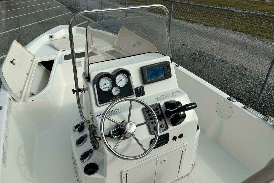 2015 NauticStar 2110 Sport