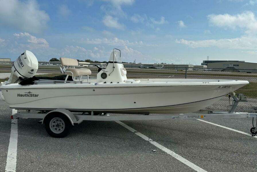 2015 NauticStar 2110 Sport