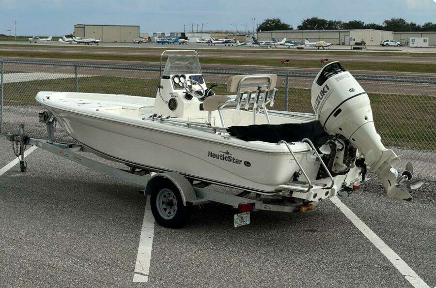 2015 NauticStar 2110 Sport