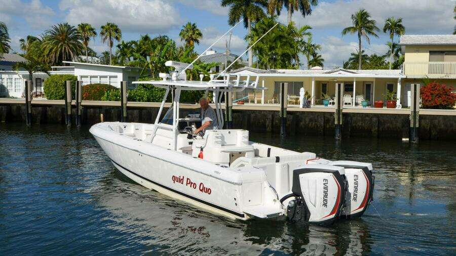 2013 Intrepid 300 Center Console