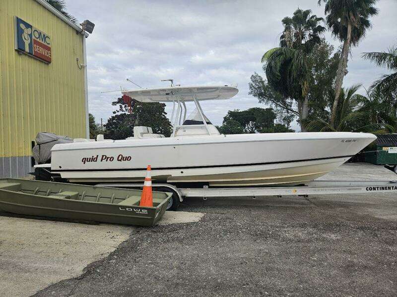 2013 Intrepid 300 Center Console