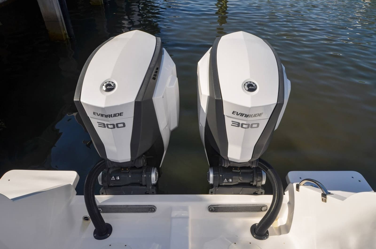 2013 Intrepid 300 Center Console